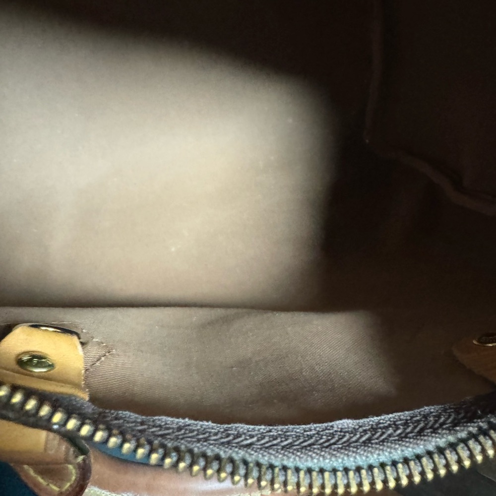 Louis Vuitton Brown Interior with Tan Trim - Picture 3 of 12